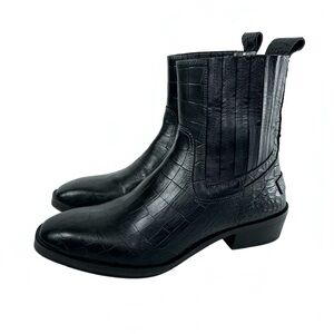 Vintage Foundry Co Women’s Leather Black Croc Embossed Main Ankle Boot